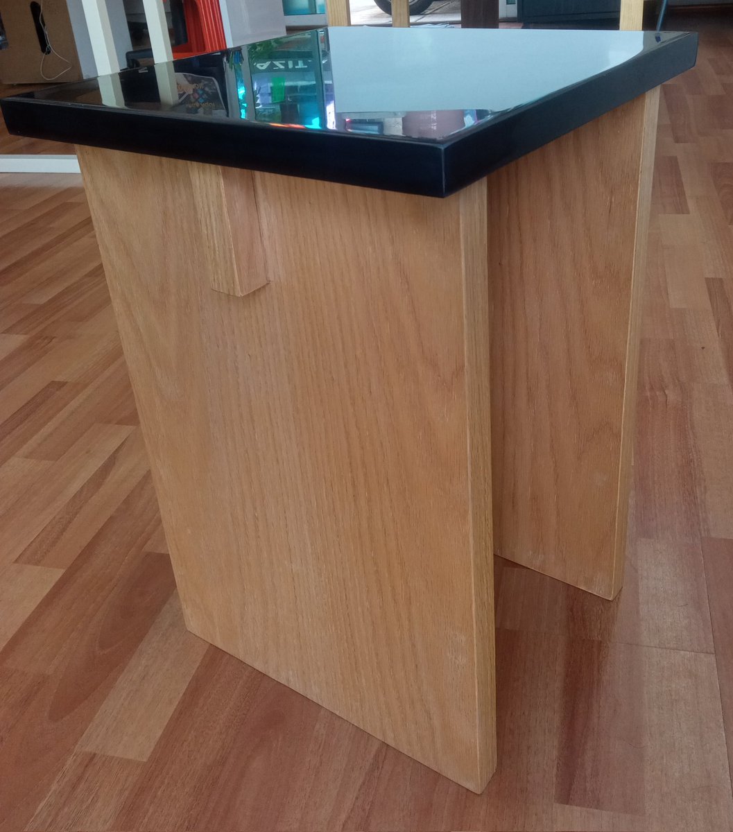 CADESS_'s tweet image. Una mesa de centro para espacios pequeños y tu flor de alcatraz, es un detalle que no pasa desapercibido a la vista de los invitados en tu hogar.