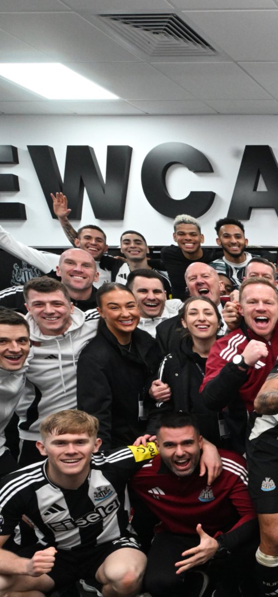 Miggy waving goodbye 👋 in tonight's dressing room photo, going back to Atlanta #NUFC #nufcfans #nufcvwolves