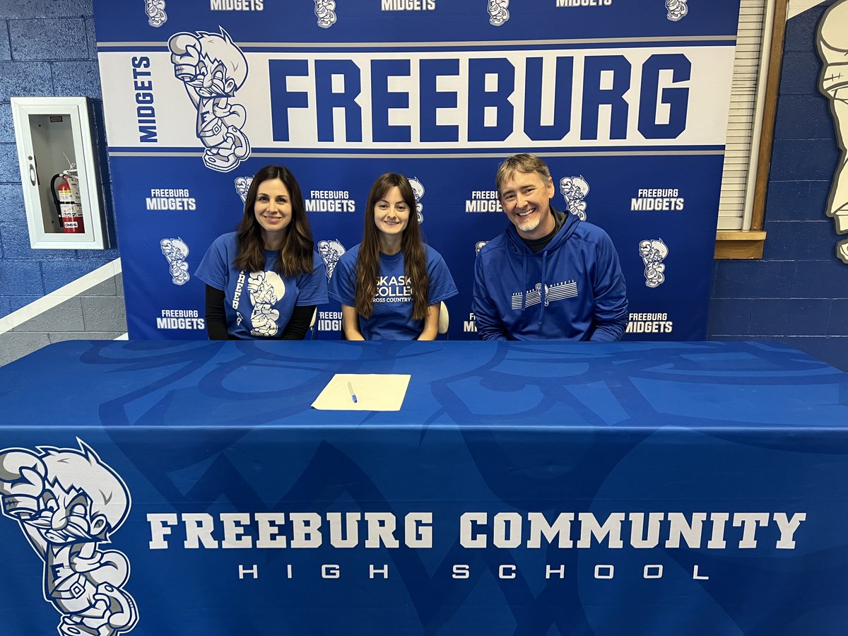 FreeburgCC's tweet image. It is with great excitement that we announce Tessa Drueke, a senior at FCHS, has committed to attending Kaskaskia College and competing on their Cross Country team beginning in the Fall of 2025.
Congratulations, Tessa!!