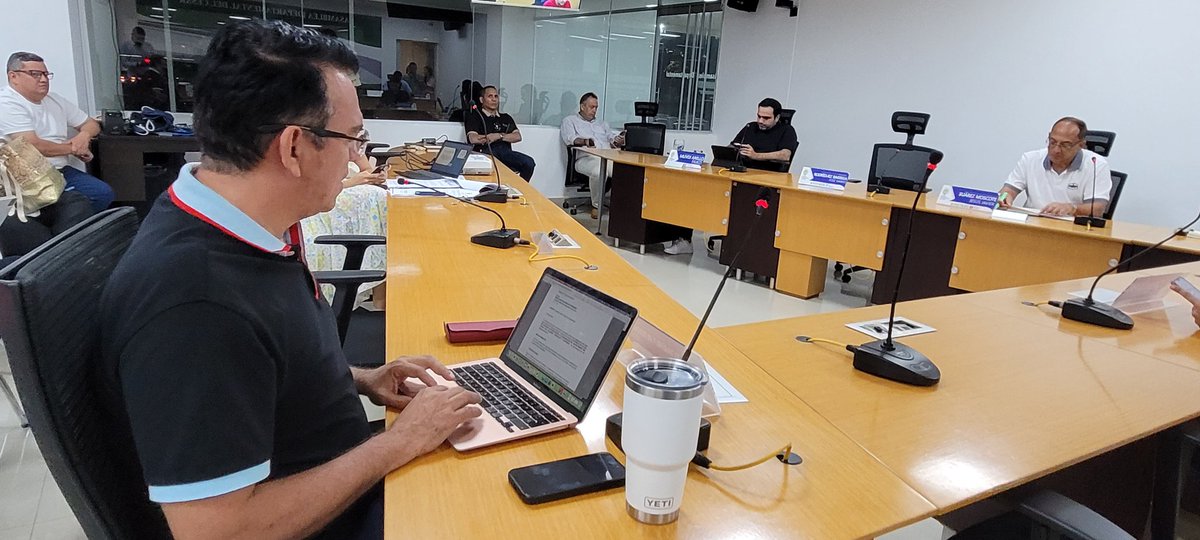 Inicia la 8.ª sesión de extraordinarias (Decreto 003 de enero de 2025).

📋 Hoy se debate el Proyecto de Ordenanza 001 de 2025, que busca otorgar facultades a la gobernadora del Cesar para firmar contratos y convenios.