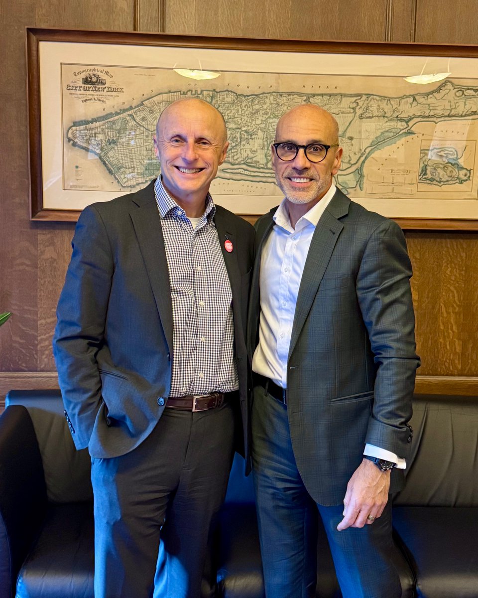 HeyNowJO's tweet photo. My friend and colleague, Andy, was in town and we had a wonderful visit.
Oh, you may know his as Train Daddy...
Great being with the inimitable Andy Byford today. https://t.co/j73Wxd16Qs