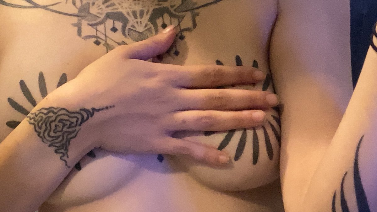 lilnymphfae's tweet photo. https://t.co/tFp10sRhul