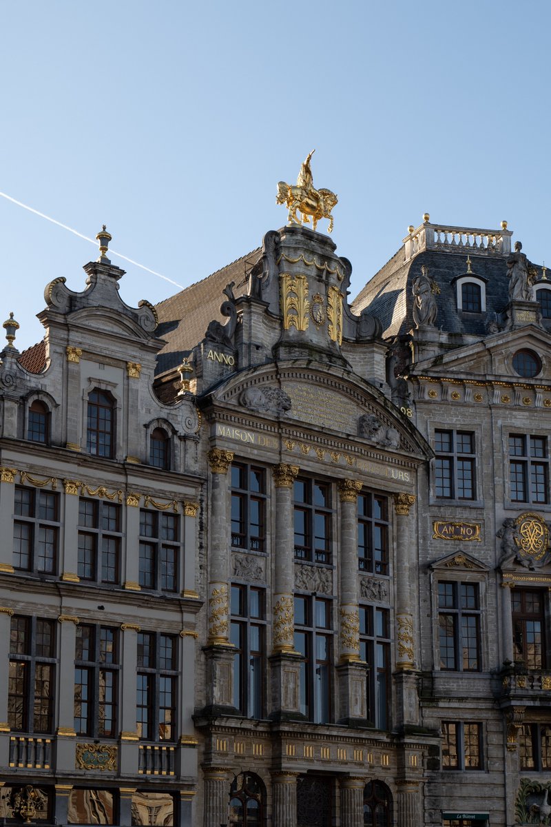 Try loading it in 4k and reading the inscription in that middle building 

Only then can you truly appreciate the opulence of the Grand Place🇧🇪