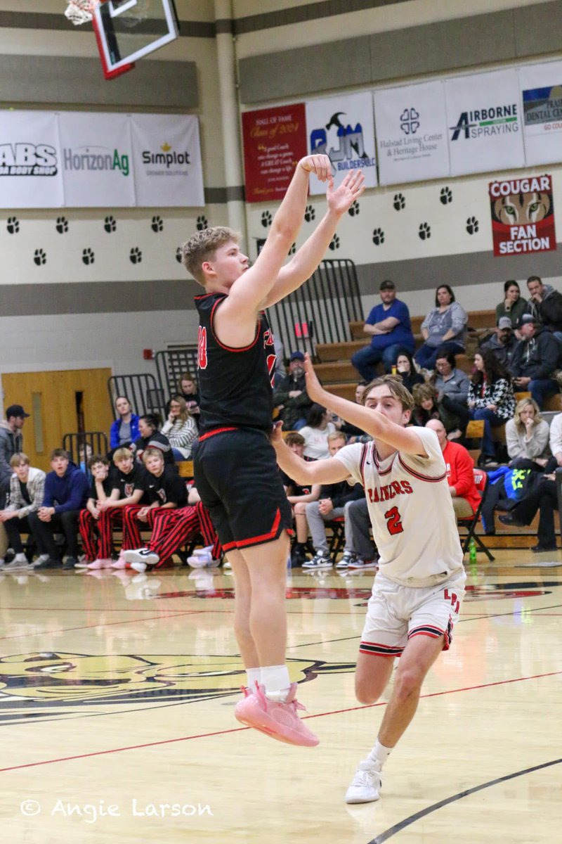 ABW uses a balanced attack to cruise in the 2nd half to a 67-42 win over Lake Park Audubon. Boys forced turnovers and moved well off the ball. 

Mason Larson 17 pts
Cadyn Dahl 15 pts
Austin McCraven 15 pts
Anders Tinjum 10 pts