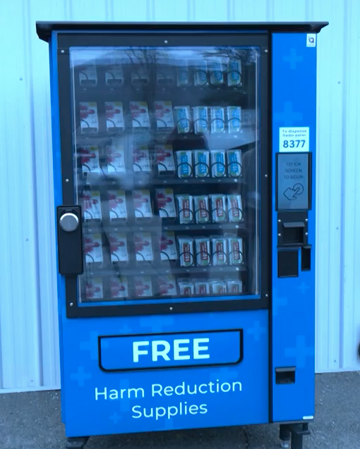 BigFoxNews's tweet photo. 🚑 Steuben County launches its first Harm Reduction vending machine in Addison! Free Narcan, fentanyl, and xylazine test strips are now available 24/7 to help combat overdoses and save lives. #SteubenCounty
https://t.co/ihUsegREsH https://t.co/RxHofyg3Ue