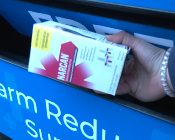 BigFoxNews's tweet photo. 🚑 Steuben County launches its first Harm Reduction vending machine in Addison! Free Narcan, fentanyl, and xylazine test strips are now available 24/7 to help combat overdoses and save lives. #SteubenCounty
https://t.co/ihUsegREsH https://t.co/RxHofyg3Ue