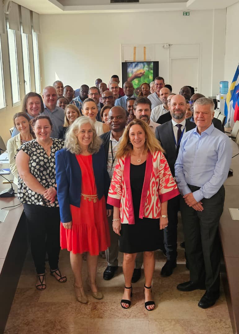 francescaDM_EU's tweet photo. Akwaba à @MyriamFerran DGA @EU_Partnerships, en 🇨🇮 pour
Lancer des formations en énergie renouvelable - projet #PROFERE
Visiter des PME bénéficiaires de financements 🇪🇺 #SUNREF
Lancer avec le @Gouvci et le VP de la @EIB de nouveaux programmes #GlobalGateway #TeamEurope
À suivre! https://t.co/iV8oD4s899