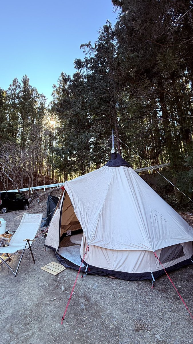 KudoKou_now's tweet photo. 先日、ソログルキャン……いや、ふたりソロキャンプを⛺️
アルコール🥃を呑みながら、薪ストーブ🪵で鍋🍲をやったり……と楽しい時間⏳だったです
やっぱり、自然の中でまったりするのはいいことなのです
\ (>ω<)
#キャンプ
#Camp
#ローベンス
#クロンダイク
#ROBENS
#Klondike
#薪ストーブ https://t.co/mF6cEDqMCm