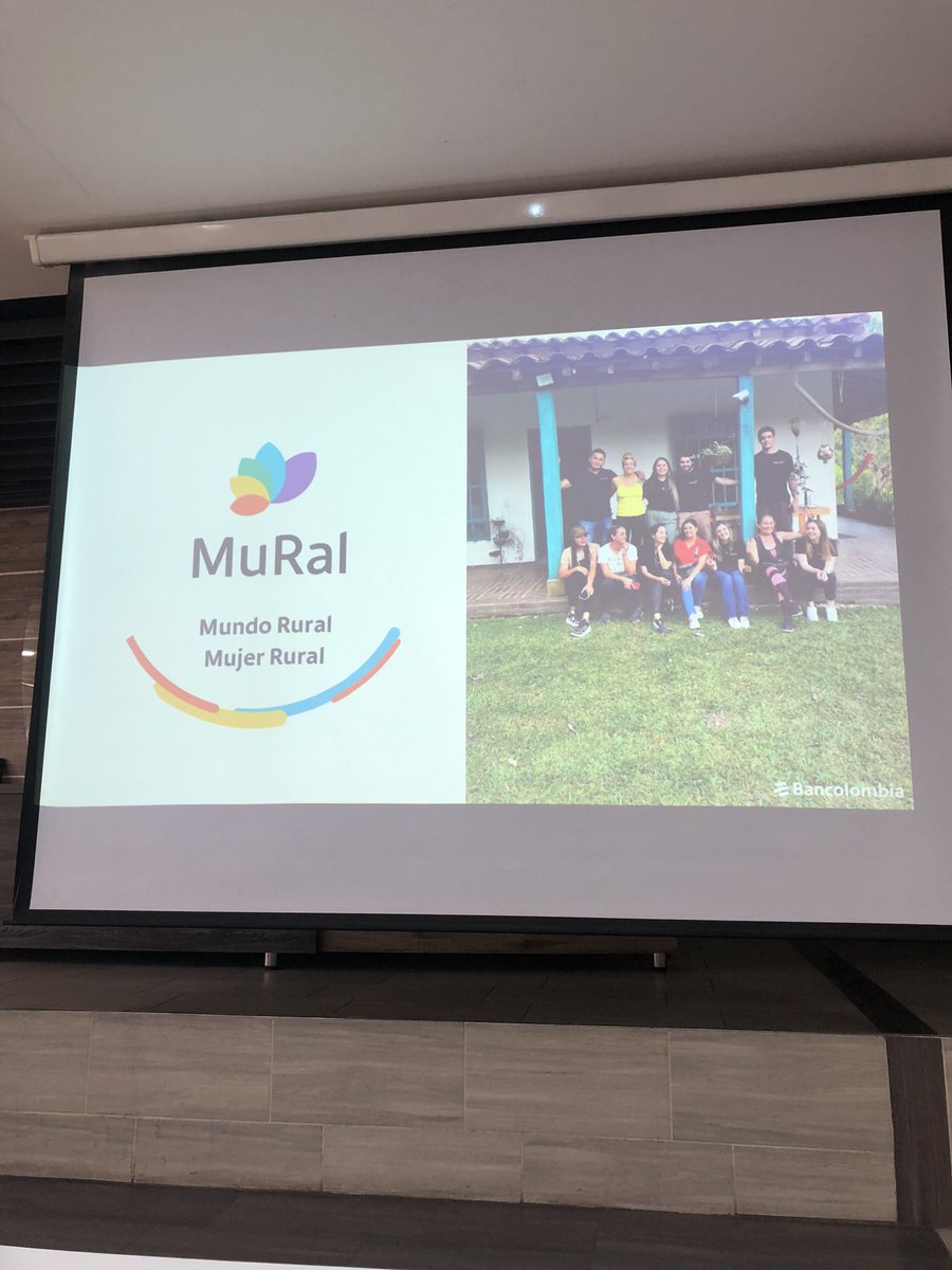 MeryValverdeA's tweet photo. En el programa de mujeres Mural en la ciudad de Ipiales en la Cámara de Comercio. Buenas ideas, buenos conocimientos y súper mujeres emprendedoras que inspiran a seguir construyendo nuestros emprendimientos. Muchas Gracias por la invitación a Vivita y Dixi Fuertes. https://t.co/ZYb6CiwANz