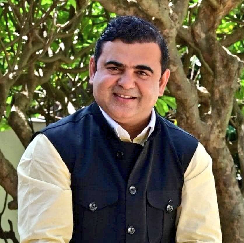 madhurimisal's tweet image. मंत्रिमंडळातील सहकारी, राज्याचे पणन आणि राज्य शिष्टाचार मंत्री मा.श्री. जयकुमार रावल यांना वाढदिवसाच्या मनःपूर्वक शुभेच्छा! आपली राजकीय वाटचाल यशस्वी रित्या सुरू राहो आणि आपल्याला उत्तम व निरोगी आयुष्य लाभो, ही सदिच्छा! 

@JaykumarRawal

#जयकुमाररावल #JaykumarRawal #वाढदिवस