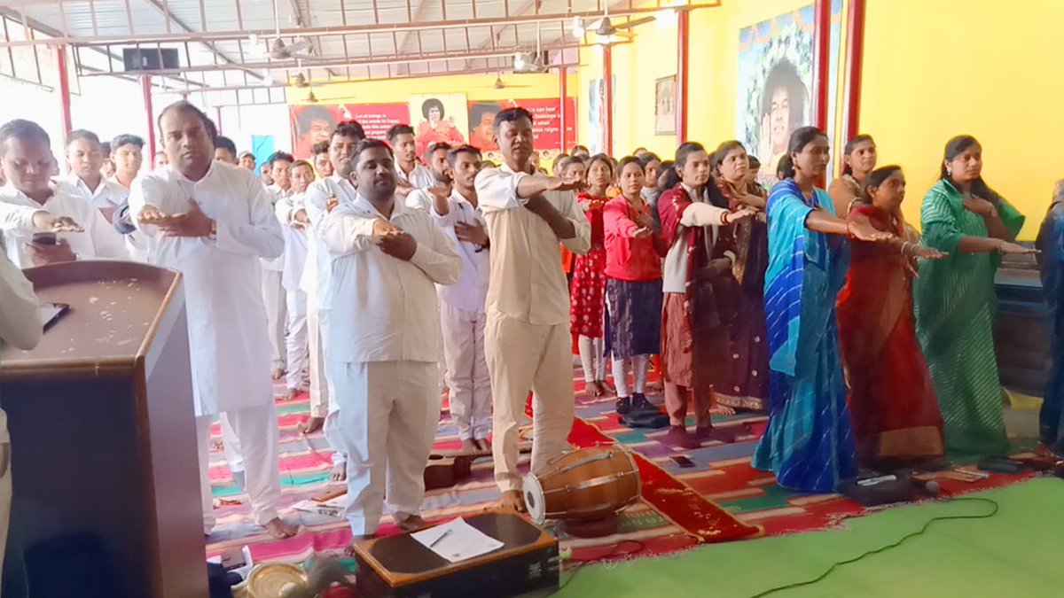 sathyasaiodisha's tweet photo. Loving Sairam..
With the blessings of Sri Sathya Sai Baba, National Youth Day was observed by Kalahandi District on 12.01.2025, commemorating the birth anniversary of Swami Vivekananda.
#NationalYouthDay
#Walkforvalues
#runforunity
#Kalahandi
-Media Team https://t.co/TruYMvFnms