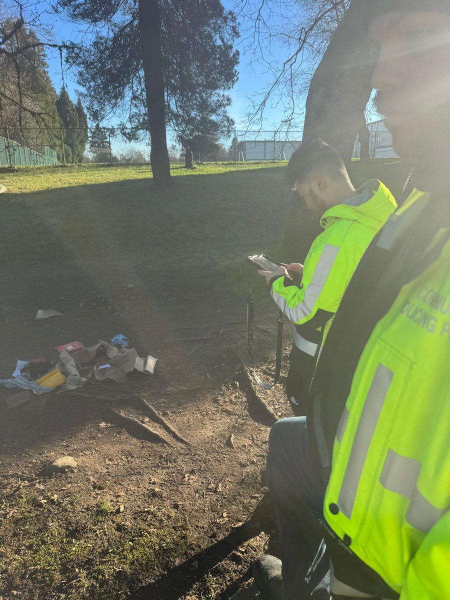 CollingwoodcpcC's tweet photo. 2/2
@CollingwoodCPC
2nd #patrol for Wed.
Jan. 15th dealt w/ the Service Call & proceeded to patrol the #CedarCottage #Community for issues such as #Trash & #Discarded
Mattresses, again, this time 3.
This is why our patrols are out in the
#Vancouver
#Community,
dealing w/ issues. https://t.co/Be4Zh5pwLQ
