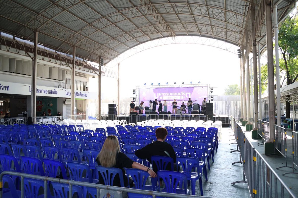 huhuummumm's tweet photo. พร้อมเเล้วว
#มหกรรมคอนเสิร์ตการกุศล #โรงเรียนราชวินิตมัธยม
#ลำไยไหทองคำ
#NamneungMilinD #KaimookWarattaya
#PUPÉJiradapa #whereisnamsai
#TheBluesChairsRNM
#inc_entertain #MusomaticStudio https://t.co/M2Y7AyiaiF