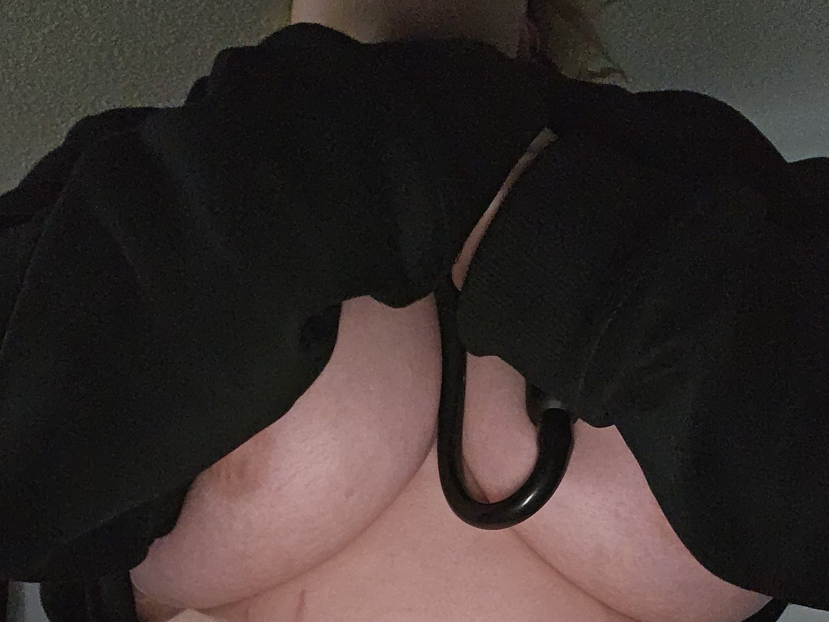 ShyCardiophy's tweet photo. Looking for someone to listen to my heart and tell me how beautiful she sounds #cardiotwitter #stethoscope #cardiophile #female #heartbeat #medfet #cardiophilia https://t.co/0SGhG1bP6Q