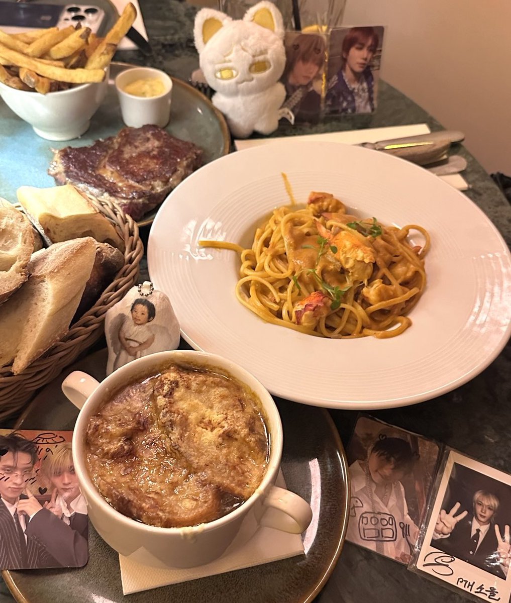 _rrxoxoo's tweet photo. 📍paris🇫🇷🥖 https://t.co/YAbla1vhGl