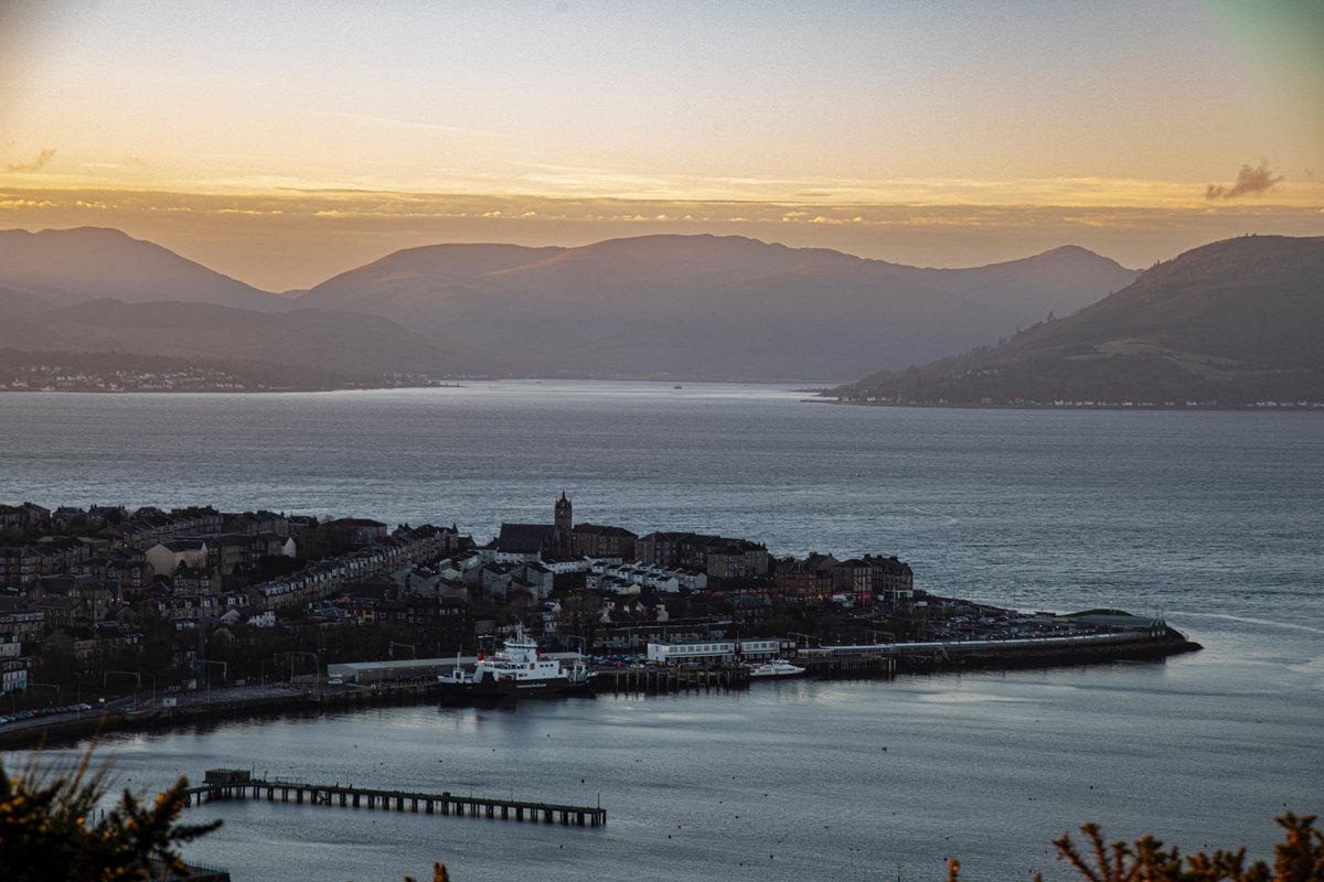 discinverclyde's tweet photo. "Greenock Lyle Hill around 4pm today"
Thanks to @gregoreroach for the photos πΈ
Discover Inverclyde π
https://t.co/IOztDSK10U
@VisitScotland | @Scotland
#DiscoverInverclyde #LyleHill #Greenock #Scotland #ScotlandIsCalling https://t.co/2Eh5kdRn8q