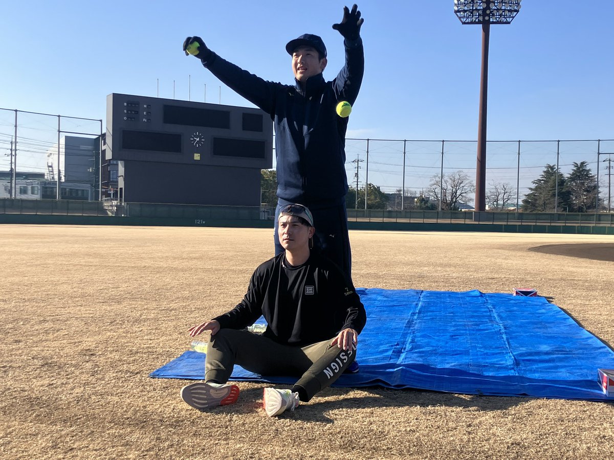 ydb_yokohama's tweet photo. 本日 #佐野恵太 選手、#山本祐大 選手、#知野直人 選手が倉敷市内で自主トレを公開しました✨

#自主トレ公開
#baystars https://t.co/3MlkUm5lHv