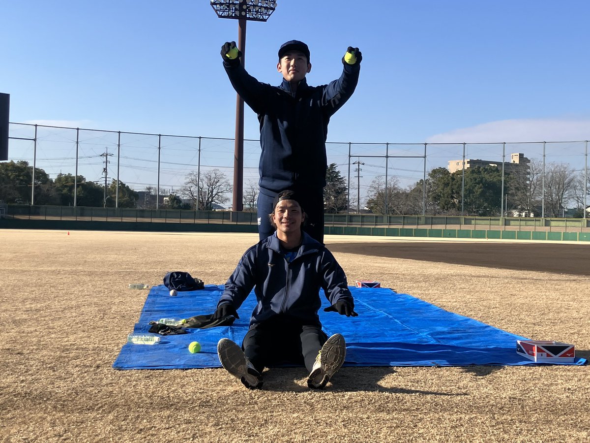 ydb_yokohama's tweet photo. 本日 #佐野恵太 選手、#山本祐大 選手、#知野直人 選手が倉敷市内で自主トレを公開しました✨

#自主トレ公開
#baystars https://t.co/3MlkUm5lHv