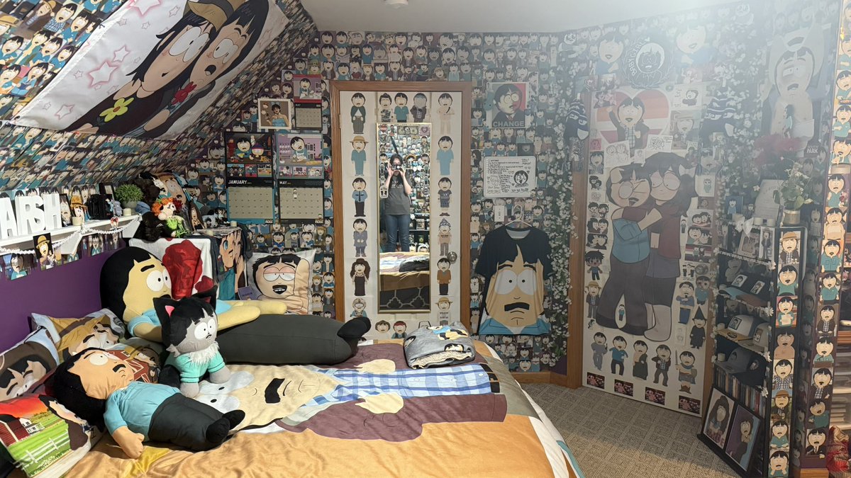 tokitaffy's tweet image. in honor of our 3 year anniversary in a few days, here’s an update to the shrine/room of my husband, randy marsh!! 👨🏻🌾🩷
🧵 (1/?)
#yumetwt #southpark #randymarsh