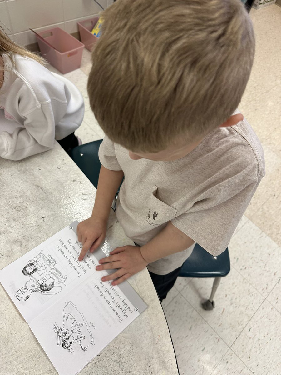 mrsbaileyfinch's tweet photo. So much fun reading with each other! 💖👏🏻 https://t.co/F7ZgZqieLy
