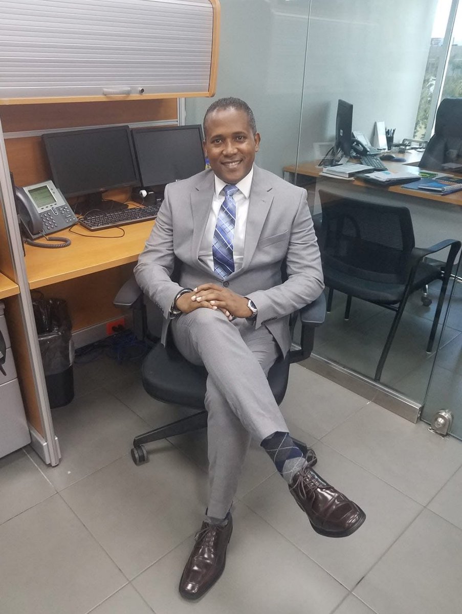 Lamentamos informar del fallecimiento de nuestro hermano Hamlet De Jesús “Paciencia”.
Hamlet fue jugador y directivo de BAMESO y además presidente de la Junta de Vecinos de nuestro sector.
Sus restos están siendo expuestos en la funeraria Blandino de la Sabana Larga.
EPD.