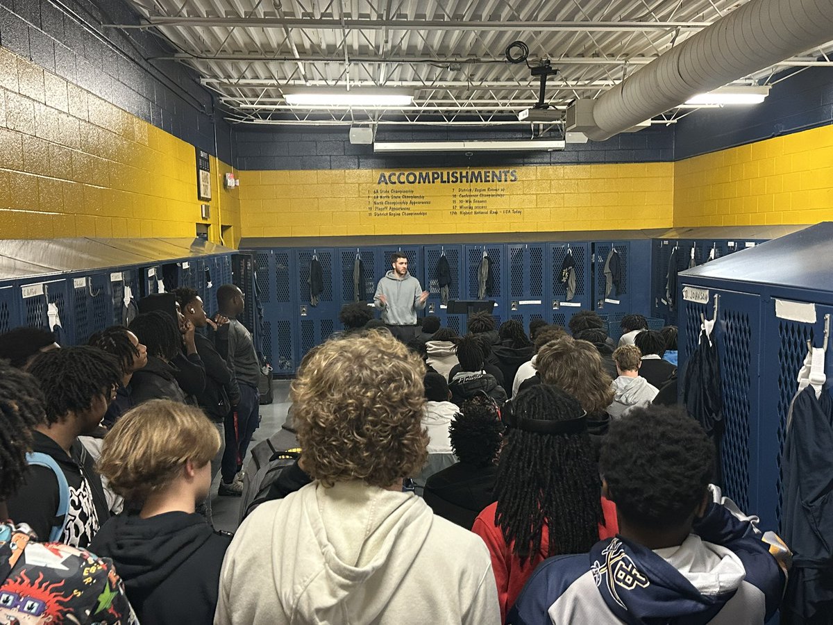 OB_football's tweet photo. Thank you Brother Tal, for feeding and inspiring our student-athletes to be better men, also trusting the process. https://t.co/sFWzPlyrg5