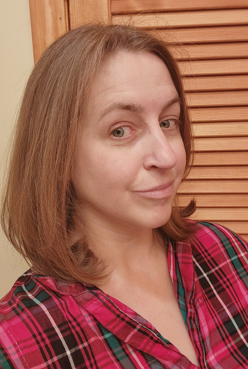 Thea Landen, Smutty Author of Romance tweet media