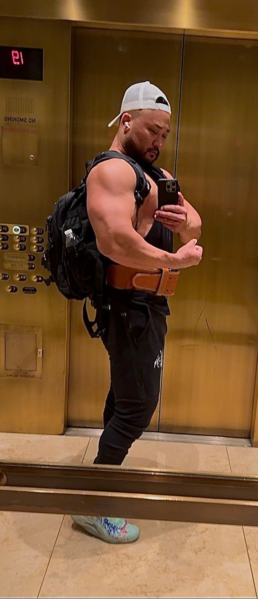 Imagine your pig head in between my arm and pec