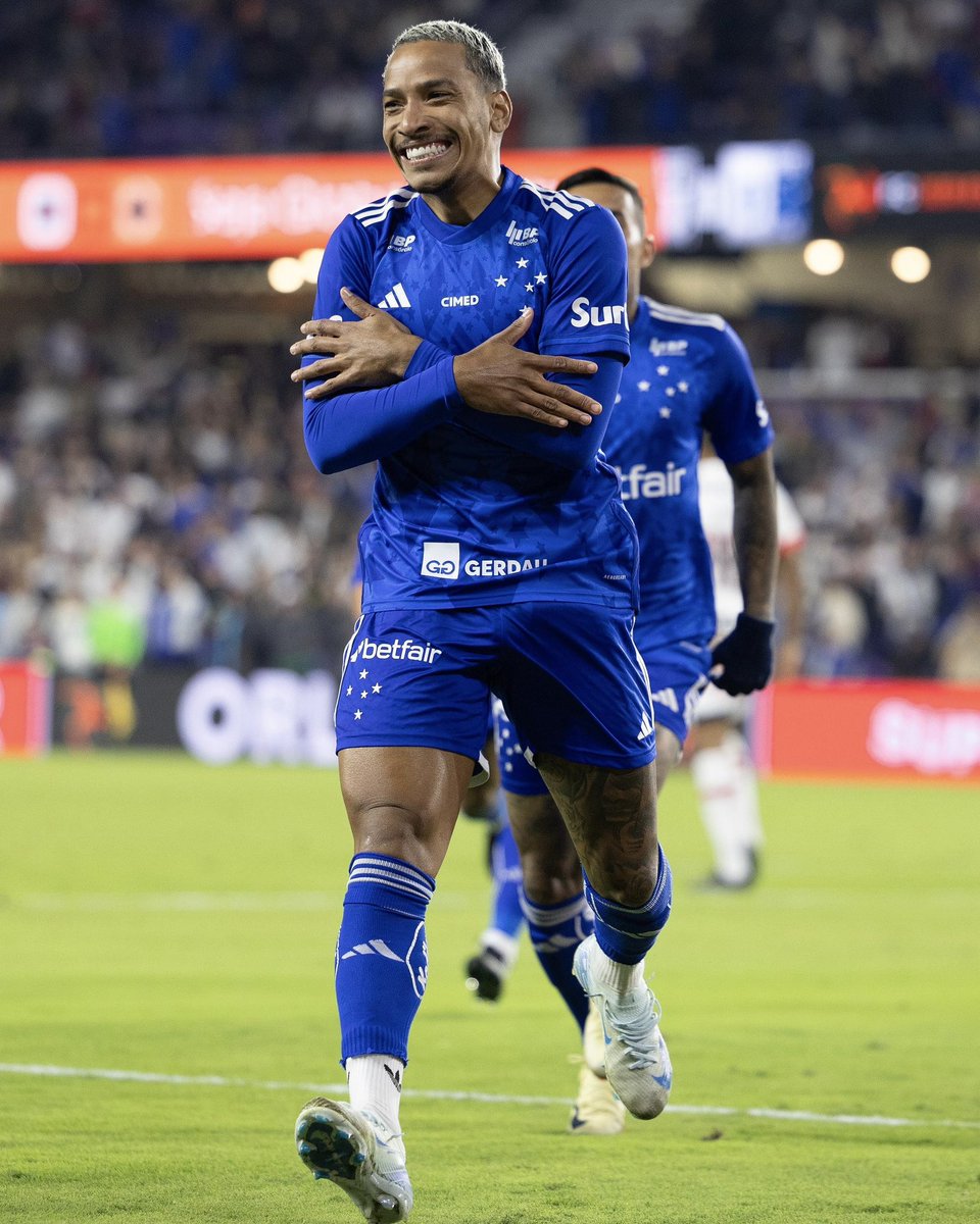 FC_series's tweet photo. 🔵⚪️ Matheus Pereira was enjoying this moment!

💥💥💥💥💥💥💥💥💥

📸: Rafael Ribeiro https://t.co/lhf06dieJ1