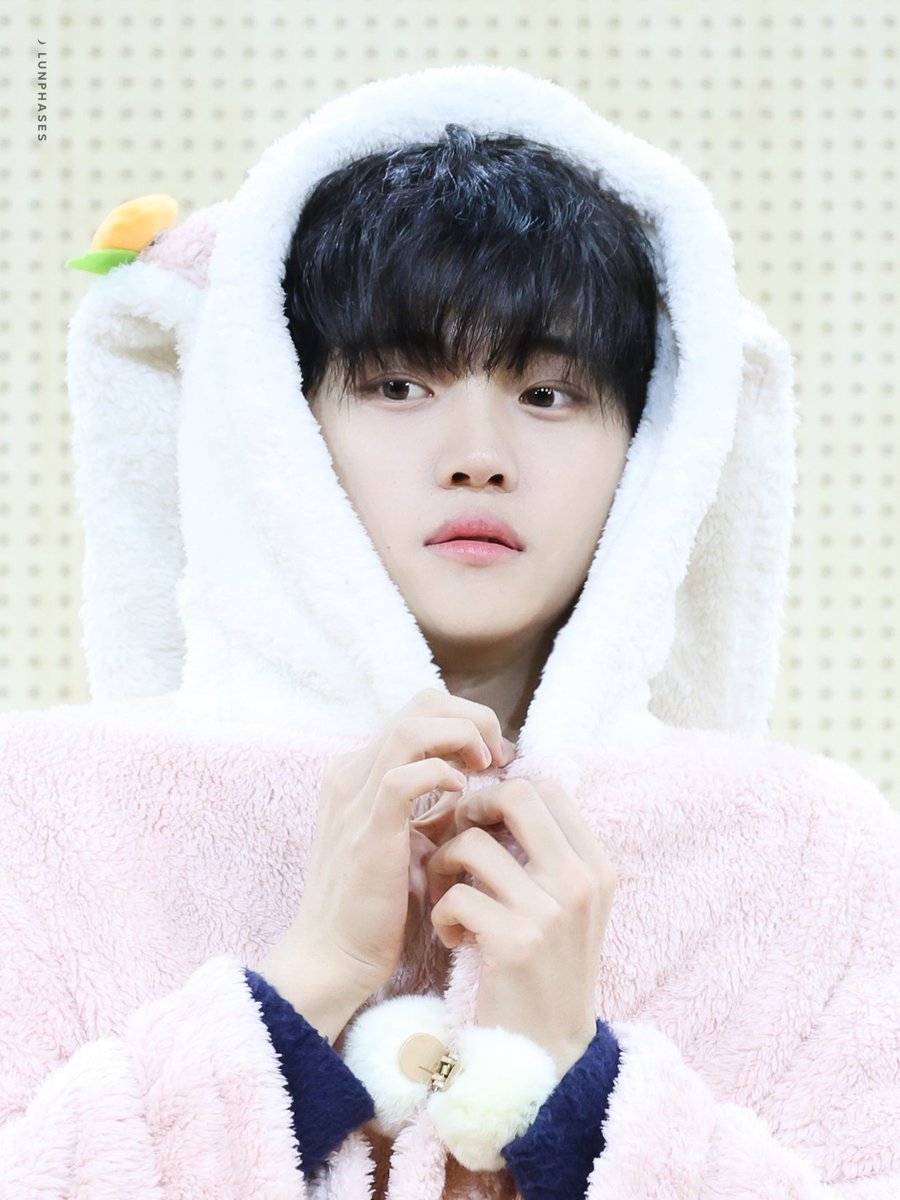 LUNPHASES's tweet photo. 따뜻하게 입고 나가용💗

241116
#루네이트 #LUN8 #ルネイト
#도현 #DoHyun #ドヒョン https://t.co/mRoPIoLFGn