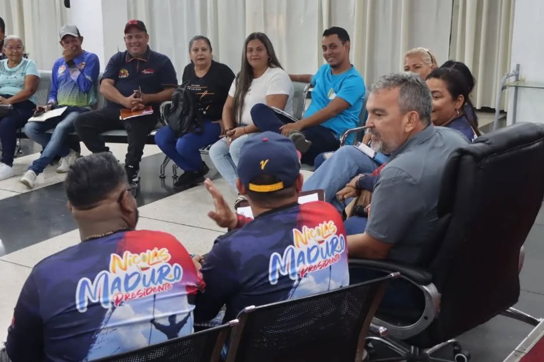 Como lo establece la ley, junto a los concejales, concejalas y representantes del Poder Popular, realizamos la instalación del Consejo Local de Planificación de Políticas Públicas (CLPP) para el periodo 2025.

Nicolás Maduro, Primitivo Cedeño y Rafael Torrealba ¡Un solo Gobierno!