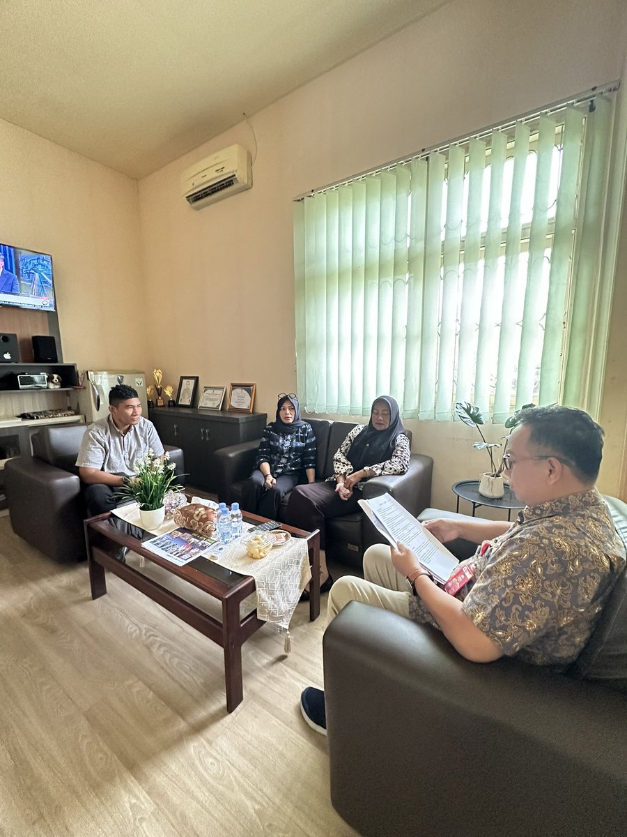tantoburu's tweet photo. Strategi pengembangan pariwisata salah satunya dengan melakukan promosi produk, destinasi, atraksi yg menjadi unggulan dan keunikan wisata yang ada untuk meningkatkan jumlah kunjungan wisatawan di Kab Buru. https://t.co/fVOT3CVaUz