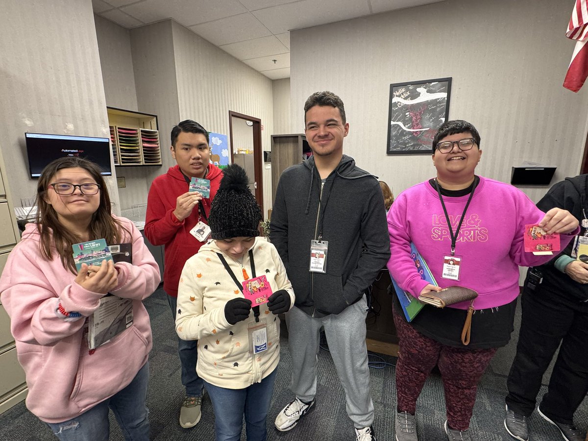 Fiona Hoffman tweet media