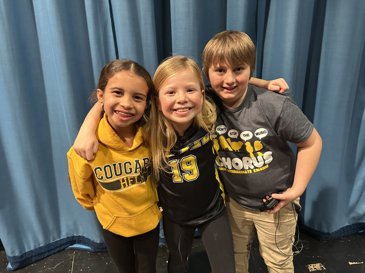 Mlhildreth22's tweet image. Our Habits ROCK!! #WEareHFL