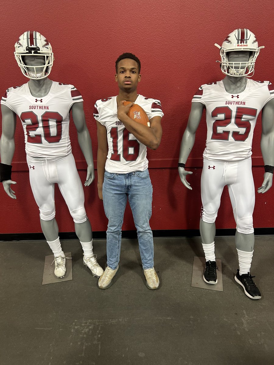 HunterJamesGP's tweet photo. After a great visit at @SNU1899 , I’m blessed to have received an offer from @SNUFootball  @CoachHowell14 @CoachHada #AGTG https://t.co/nZwFUjoO4p