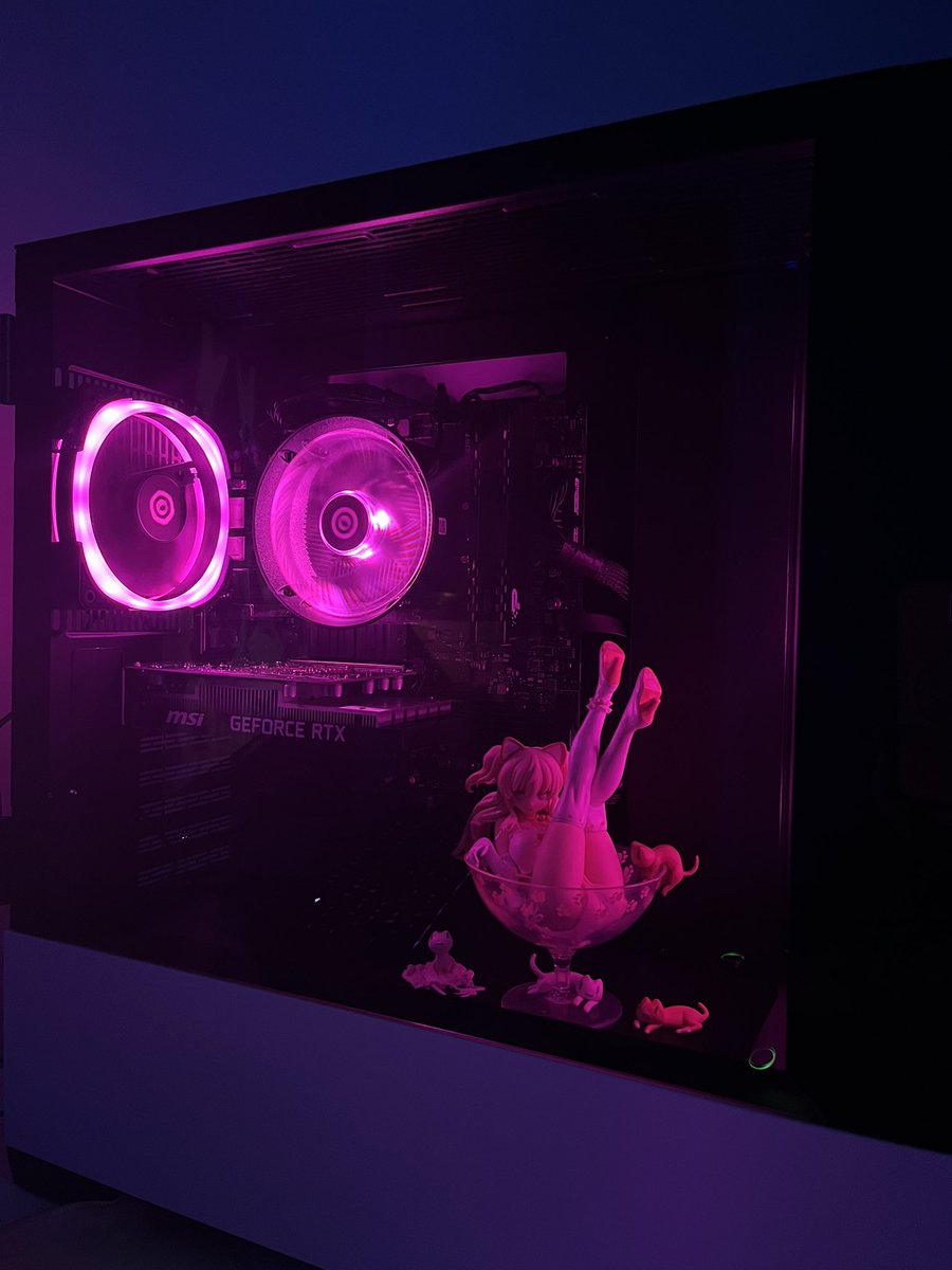 cinnaashe's tweet image. My first pc setup 💕🌸🎀
#kawaiipc #pcgaming #pcsetup #girlpcsetup #gaming #asthetic #pinkpc