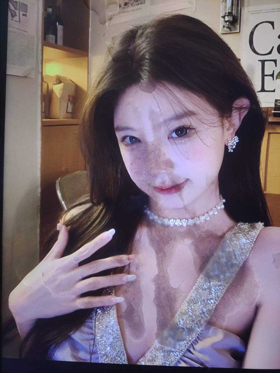laurelsylvia2's tweet photo. @suchuxin 骚货的脸蛋是真勾人 #射屏 #意淫 #射屏返图 https://t.co/72MZni0Iwn