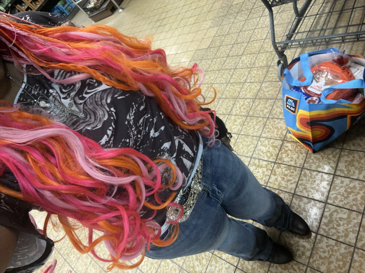 krosceneheart's tweet photo. went grocery shopping ๐๐๐ https://t.co/GqlELSmCzC