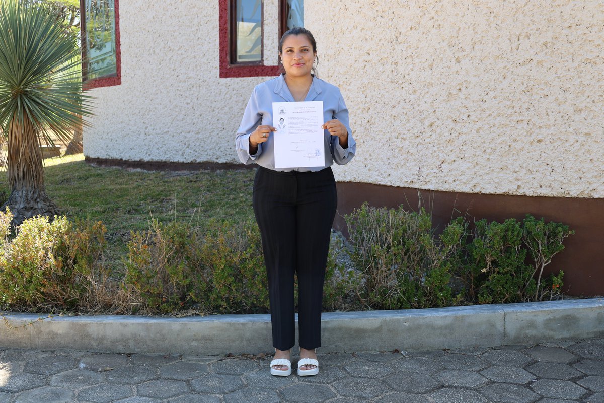 SUNEO_UNSIS's tweet photo. Felicitamos a las Licenciadas en Enfermería Ruth Hernández Velasco, Estefani Teobal Santos y Georgina Guzmán Aragón por obtener su título profesional al aprobar el Examen General para el Egreso de la Licenciatura (EGEL) del Ceneval.

#OrgulloUNSIS #SoyLE #SUNEO https://t.co/5CDGtyj1d6