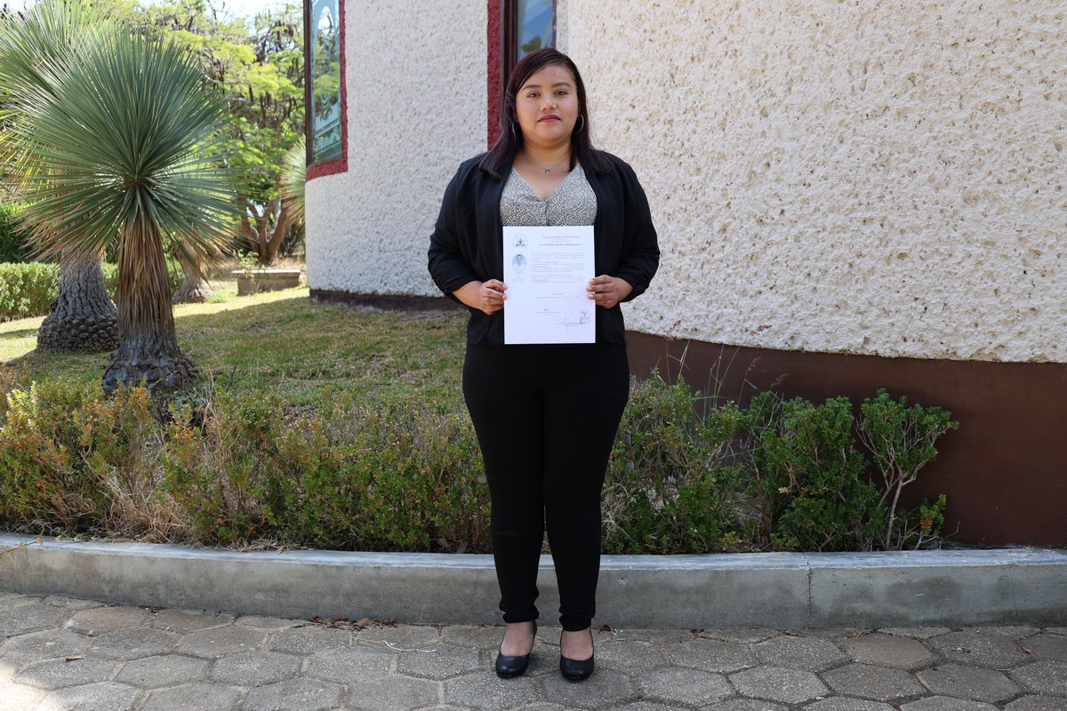 SUNEO_UNSIS's tweet photo. Felicitamos a las Licenciadas en Enfermería Ruth Hernández Velasco, Estefani Teobal Santos y Georgina Guzmán Aragón por obtener su título profesional al aprobar el Examen General para el Egreso de la Licenciatura (EGEL) del Ceneval.

#OrgulloUNSIS #SoyLE #SUNEO https://t.co/5CDGtyj1d6