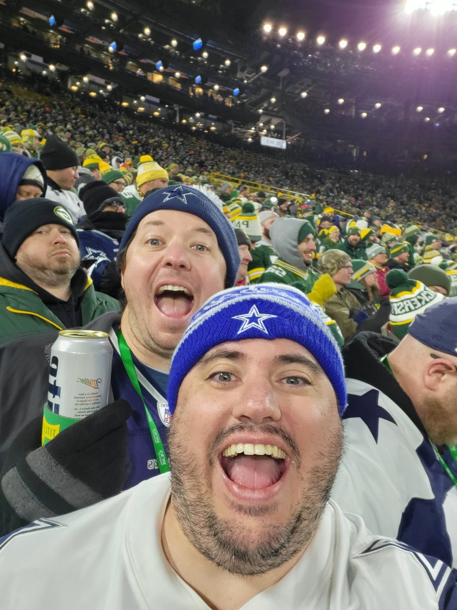 tex23bm's tweet photo. @thekurote @Basaraski Can confirm, friendliest fan base I've ever encountered. https://t.co/YqXi2CMPek