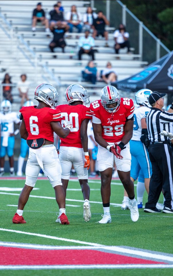 Dontae Samuels (6'4 260) tweet media