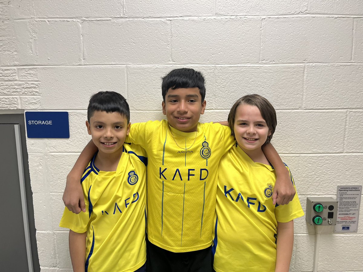 Crazy Hair Day and unofficial Twin Day fun helps us get through long, cold January days 😊 <a href="/ORiordan5th/">Miss O'Riordan</a> <a href="/OakRidgeNPD117/">Oak Ridge School</a> #isitspringyet