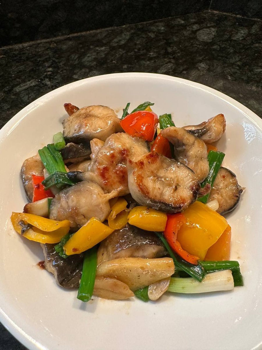 ClarakGTR's tweet photo. Can anyone guess what this delicacy is? Tip: This is how Chinese food is made https://t.co/OAKOm96IXg