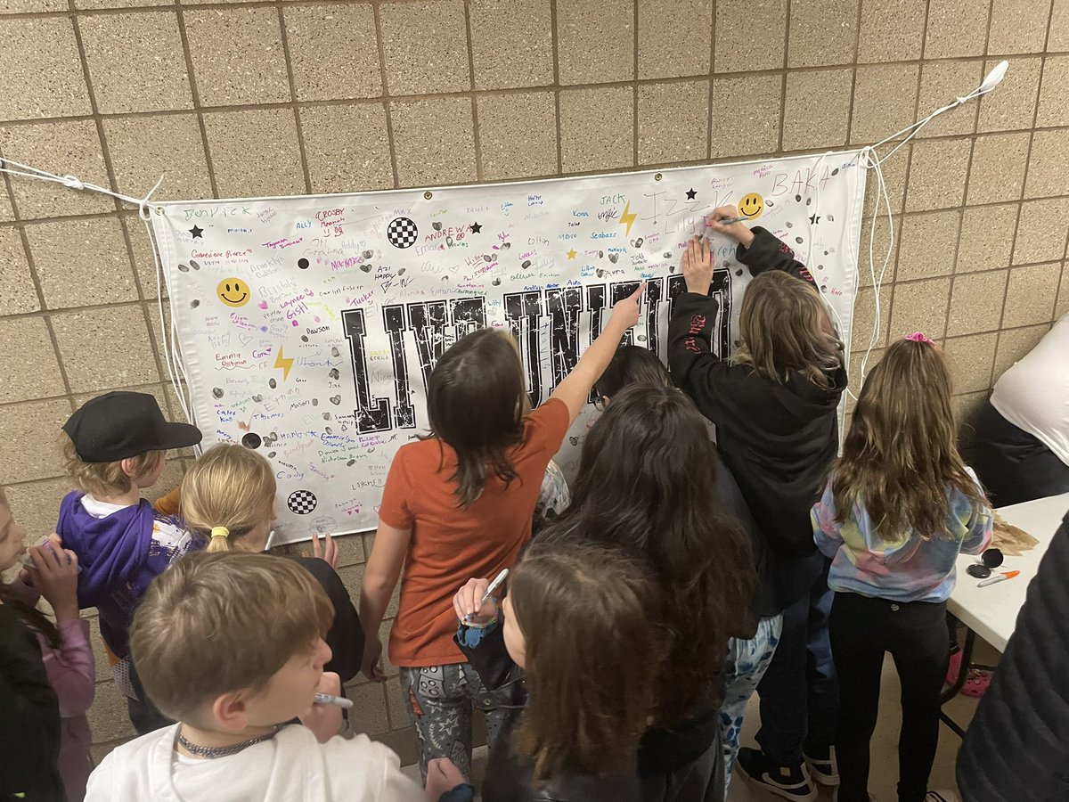 Mike Doyle (@mikedoylepe) on Twitter photo Today was <a href="/SOMinnesota/">Special Olympics Minnesota</a> Live Unified Day at Cloquet Middle and High Schools.
Hundreds of students pledged to ensure that everyone has the right to play, learn and thrive in your school and community.
#LiveUnified Today was <a href="/SOMinnesota/">Special Olympics Minnesota</a> Live Unified Day at Cloquet Middle and High Schools.
Hundreds of students pledged to ensure that everyone has the right to play, learn and thrive in your school and community.
#LiveUnified