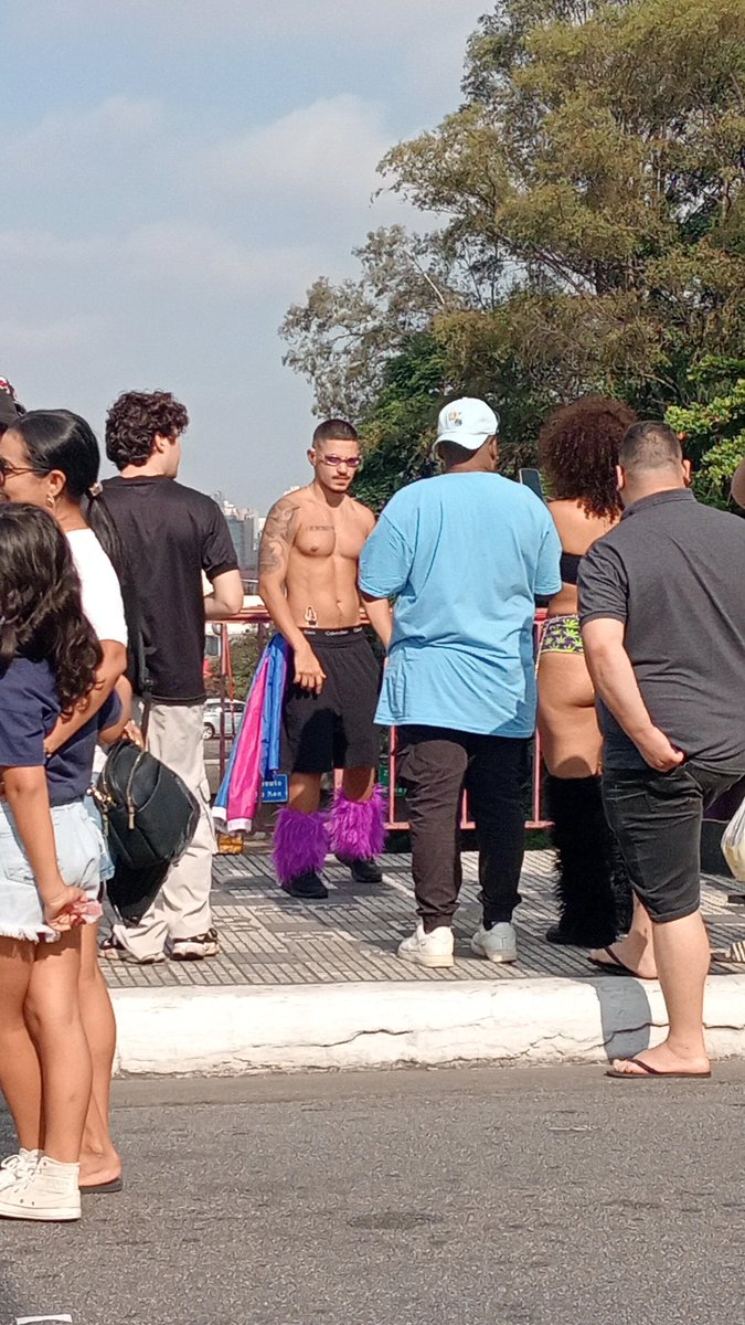 Encontrei o divo Bruno da ZL hj na liberdade AFF 😮‍💨🤤🤤
Queria te tirado uma foto com ele
Ou gravado um vídeo 😏