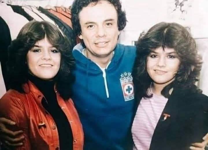 Kavit17's tweet photo. Ahora todo tiene sentido, José José se acabó las copas que le tocaba a mi Cruz Azul ... https://t.co/zCqwukRwQu