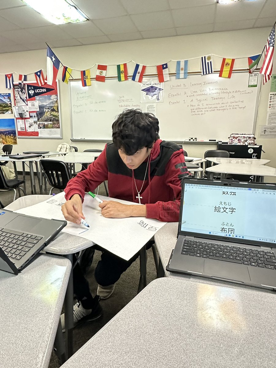 ElmanSenorita22's tweet image. Spanish2 Ss have been building #vocab related to a #balanced lifestyle by researching the #healthiest diets in the world. They’re having fun in an #interactive lesson,  using #research, creativity, and collaboration #WICOR 
@RPHS_Panthers @Rphs_World @RP_AVID