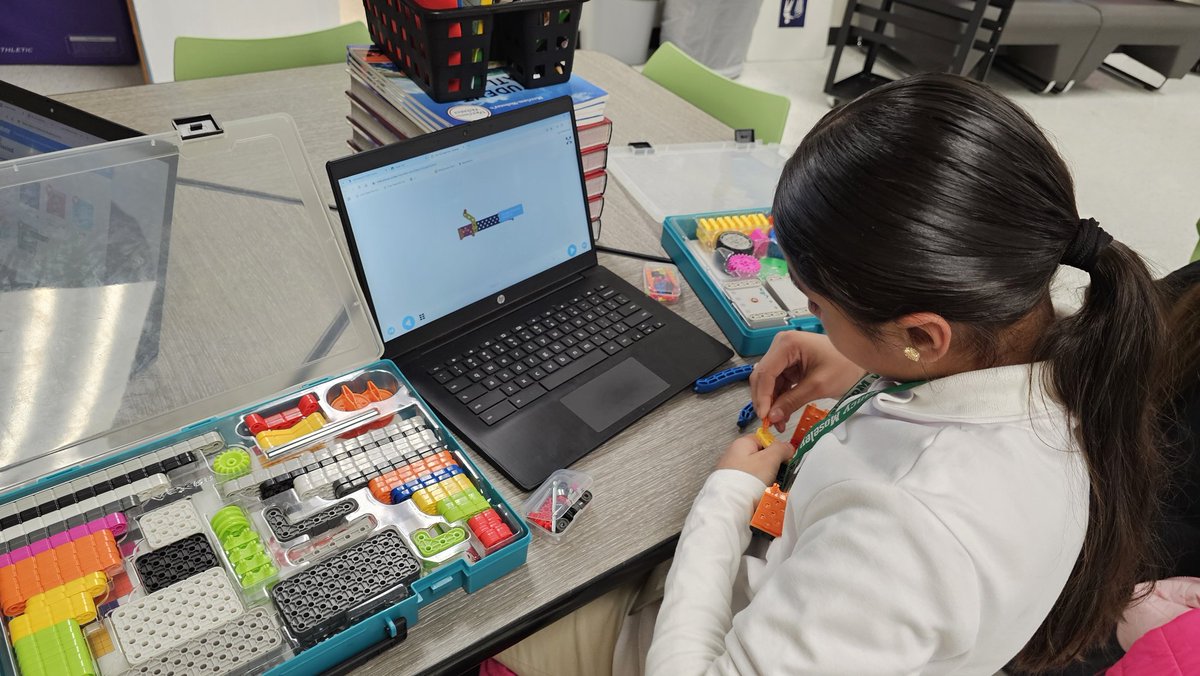 Mrs_Cortez12's tweet photo. Build days are always filled with energy and excitement for our youngest Owls @STAGinPG!🦉 They’re "gearing up" for greatness, using CAD models to bring a Super Car to life! 🚗✨ #FutureEngineersintheMaking
@DrReyC @VEXRobotics https://t.co/8ERHsxAgxu