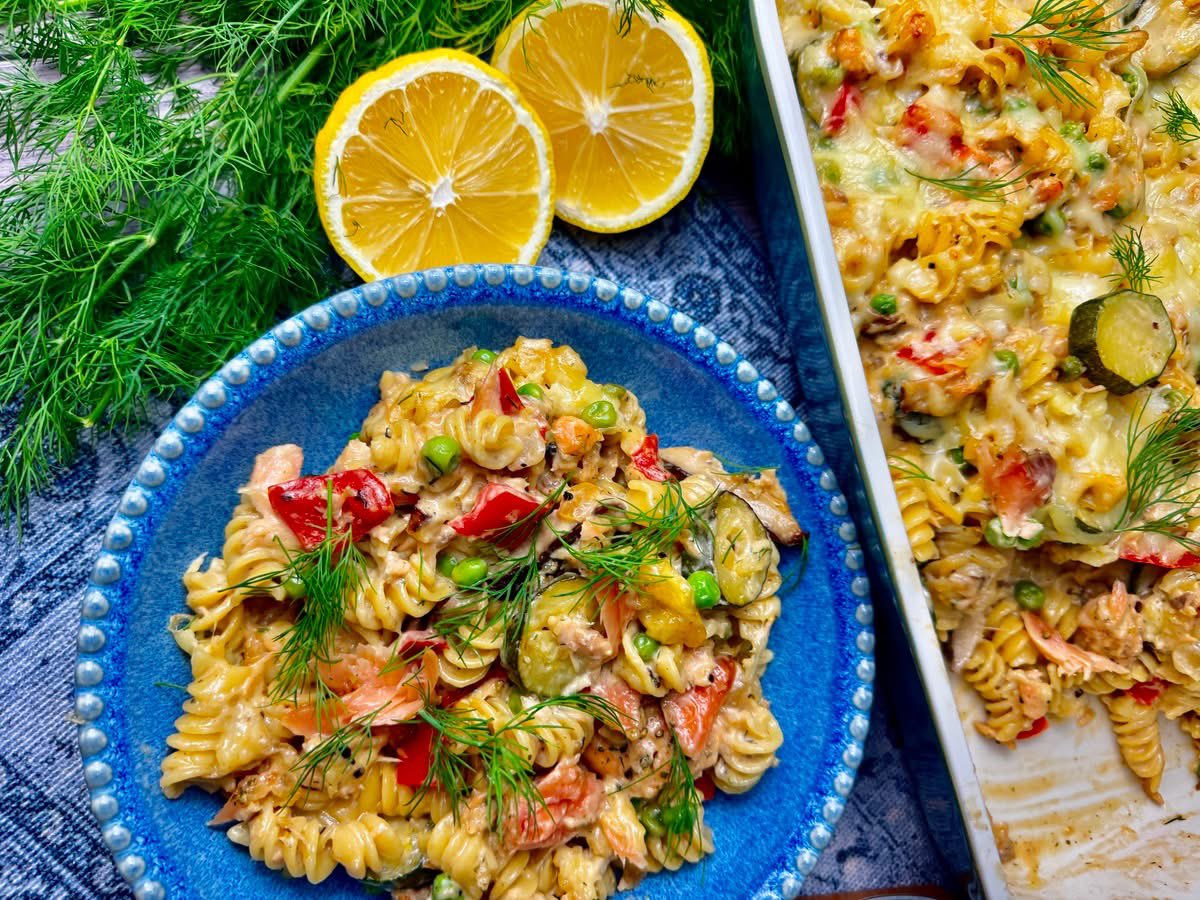 dishblock's tweet image. Move over tuna noodle casserole…. there’s a new pasta dish in town and it is loaded with the most delicious maple &amp;amp; smoked pepper salmon from CCedar Bay Grilling Company  This casserole was crazy delicious with some very interesting flavor combinations and had my family going…